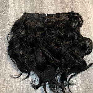 Black synthetic clip in extensions 18”